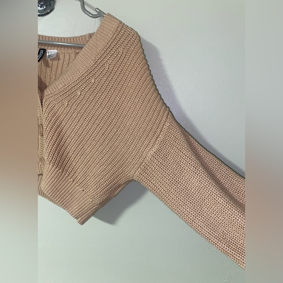 H&M Divided Rib-Knit Short Cardigan - Picture 3 of 5